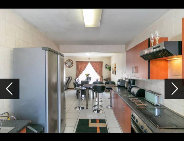 3 BEDROOM TOWNHOUSE FOR SALE IN ILLIONDALE